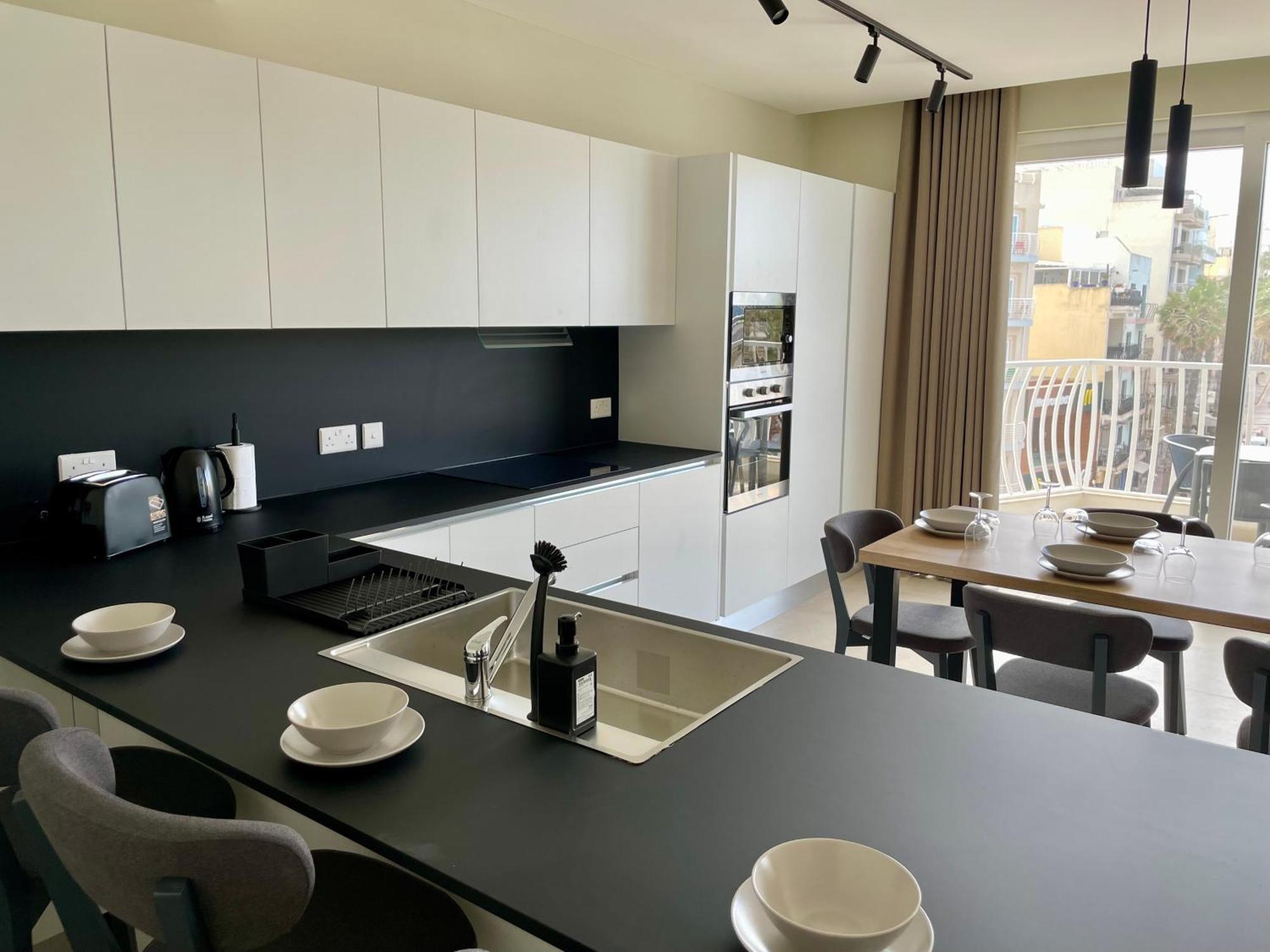 Bugibba Square Seafront Lux Apartments By Holi St. Paul's Bay Bagian luar foto