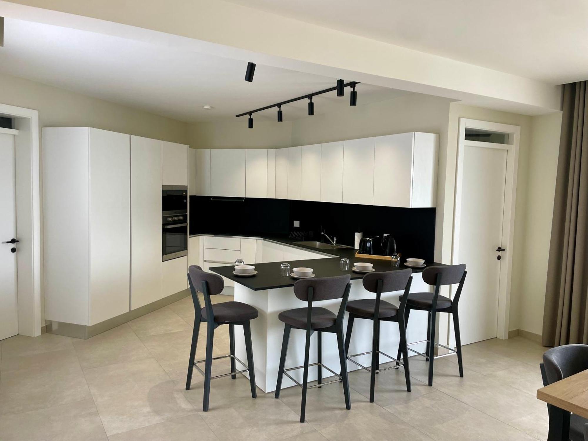 Bugibba Square Seafront Lux Apartments By Holi St. Paul's Bay Bagian luar foto