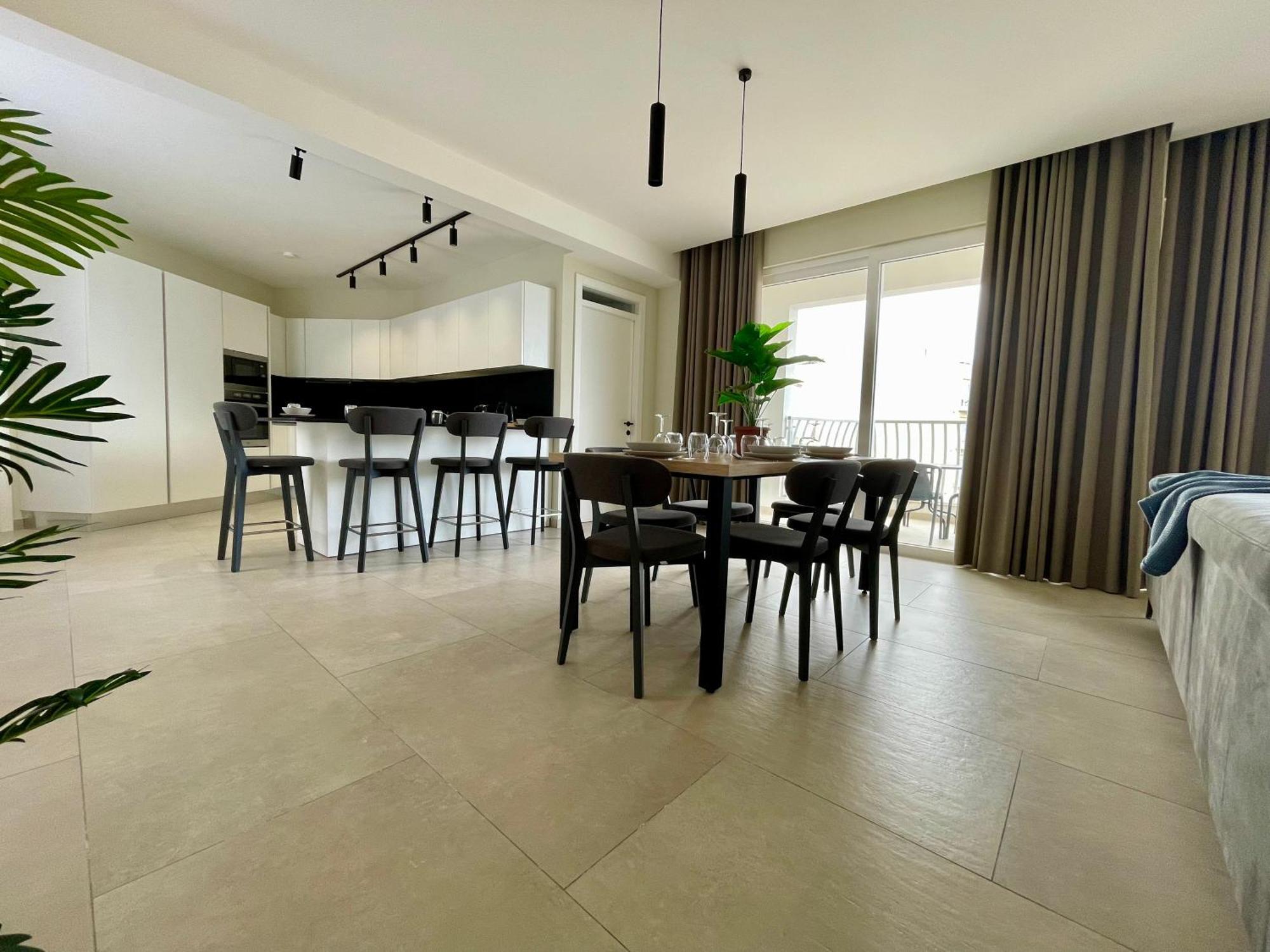 Bugibba Square Seafront Lux Apartments By Holi St. Paul's Bay Bagian luar foto