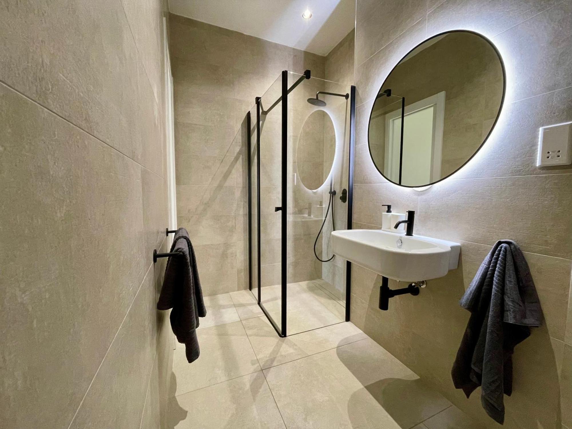 Bugibba Square Seafront Lux Apartments By Holi St. Paul's Bay Bagian luar foto