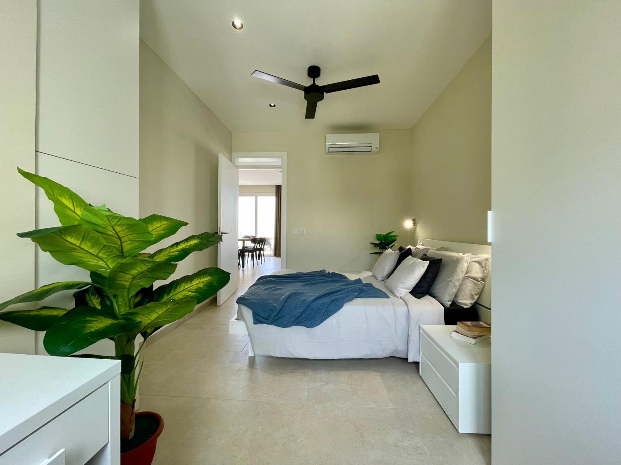 Bugibba Square Seafront Lux Apartments By Holi St. Paul's Bay Bagian luar foto