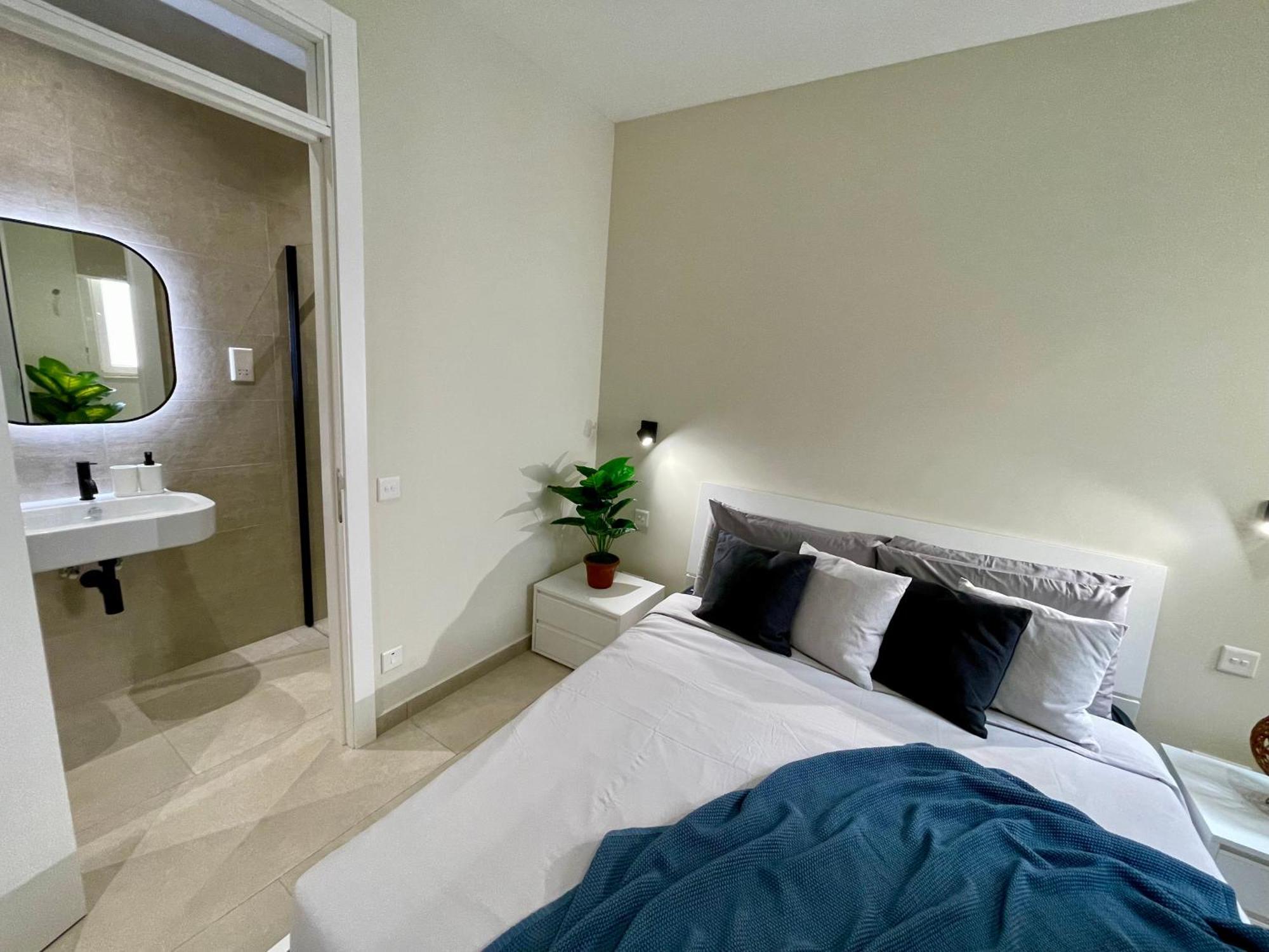 Bugibba Square Seafront Lux Apartments By Holi St. Paul's Bay Bagian luar foto