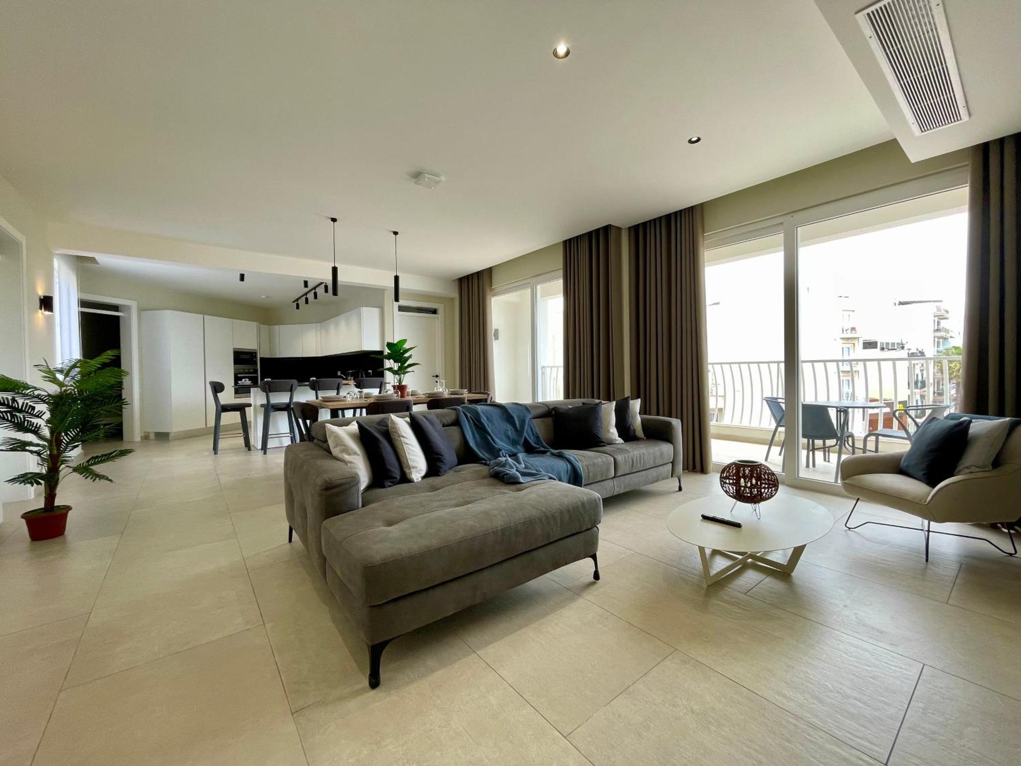 Bugibba Square Seafront Lux Apartments By Holi St. Paul's Bay Bagian luar foto