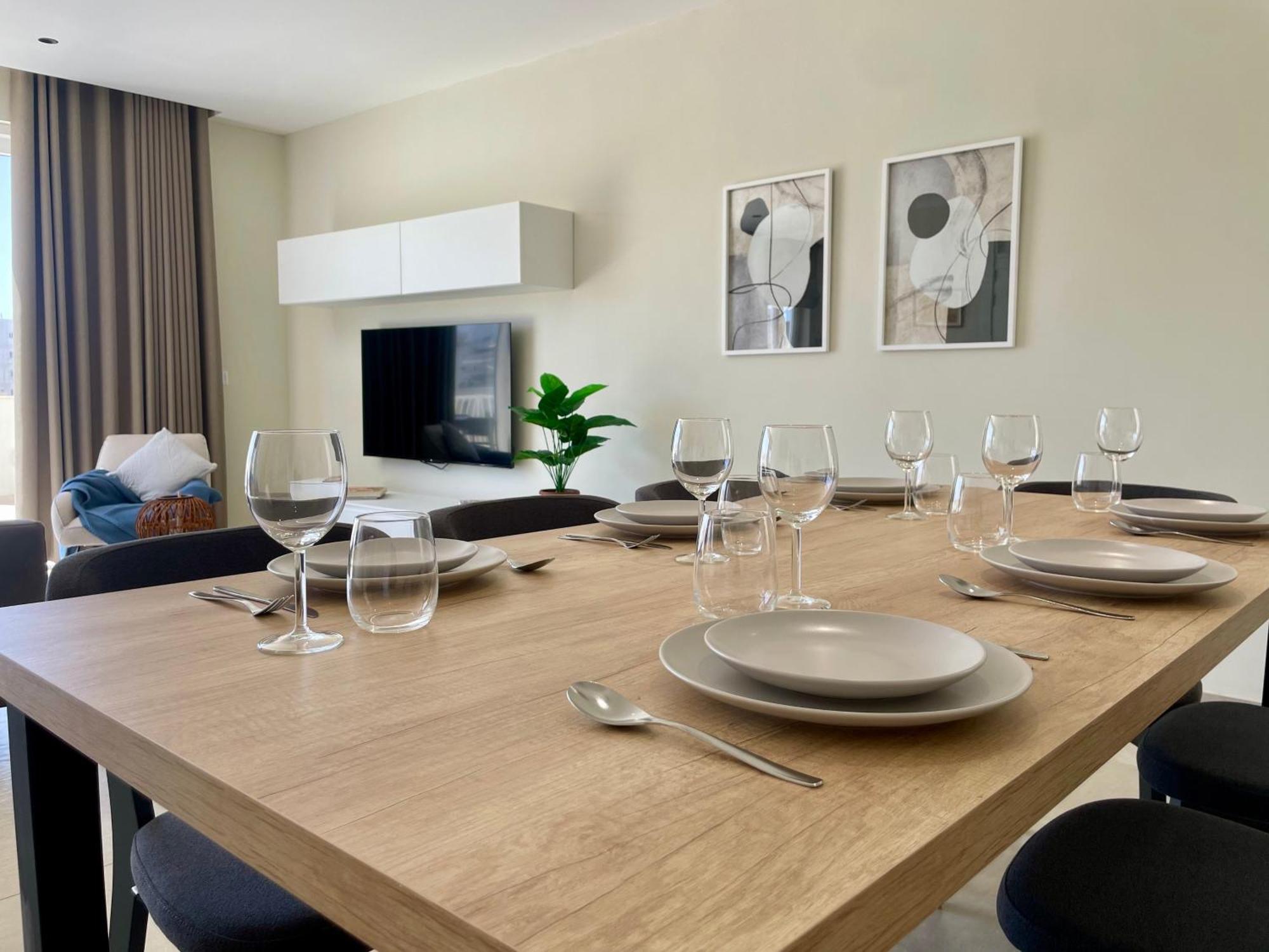 Bugibba Square Seafront Lux Apartments By Holi St. Paul's Bay Bagian luar foto
