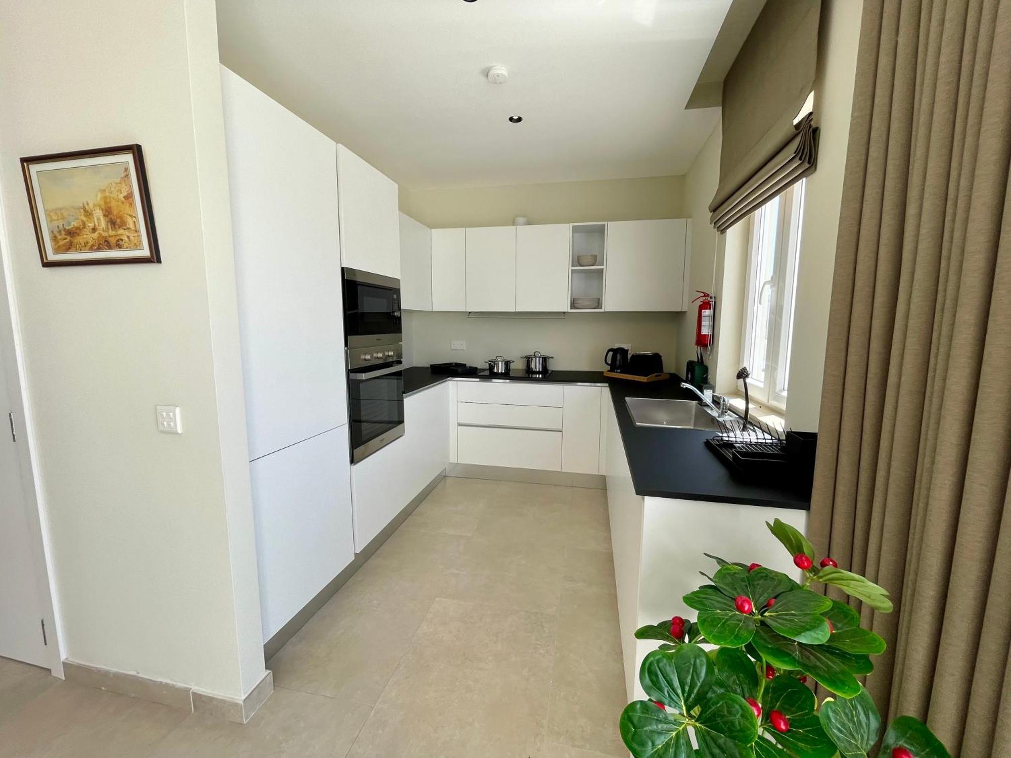 Bugibba Square Seafront Lux Apartments By Holi St. Paul's Bay Bagian luar foto