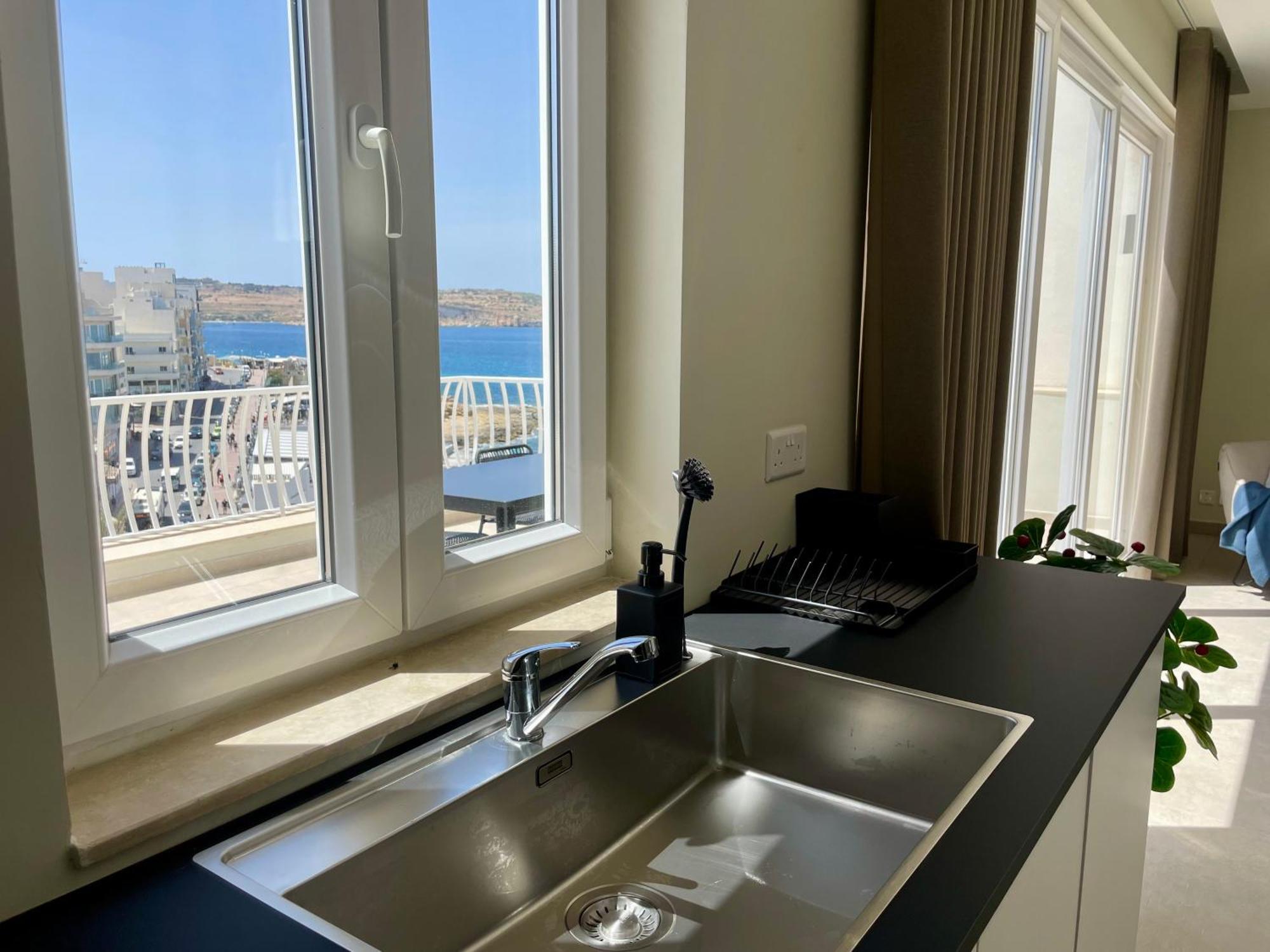Bugibba Square Seafront Lux Apartments By Holi St. Paul's Bay Bagian luar foto