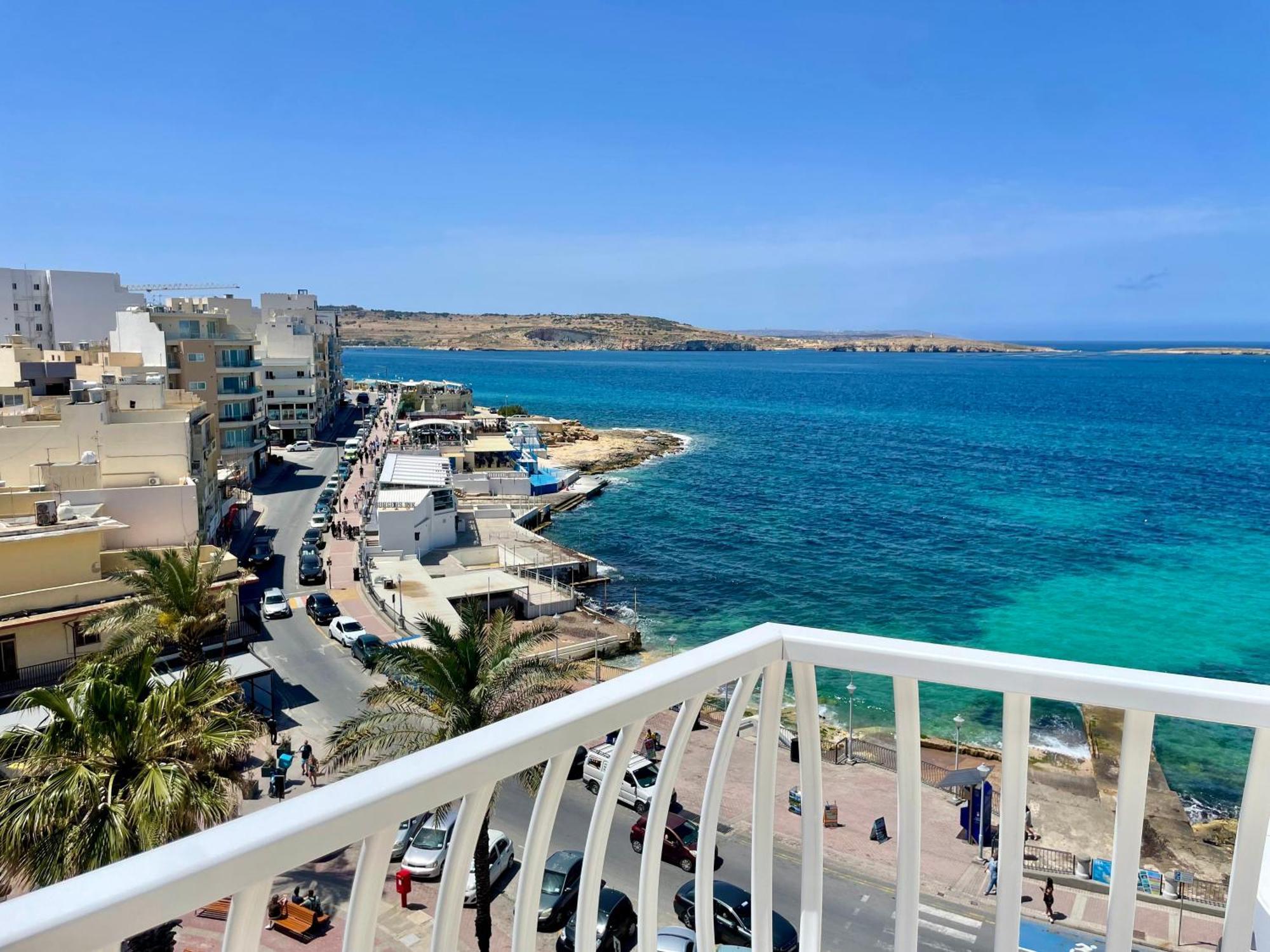 Bugibba Square Seafront Lux Apartments By Holi St. Paul's Bay Bagian luar foto