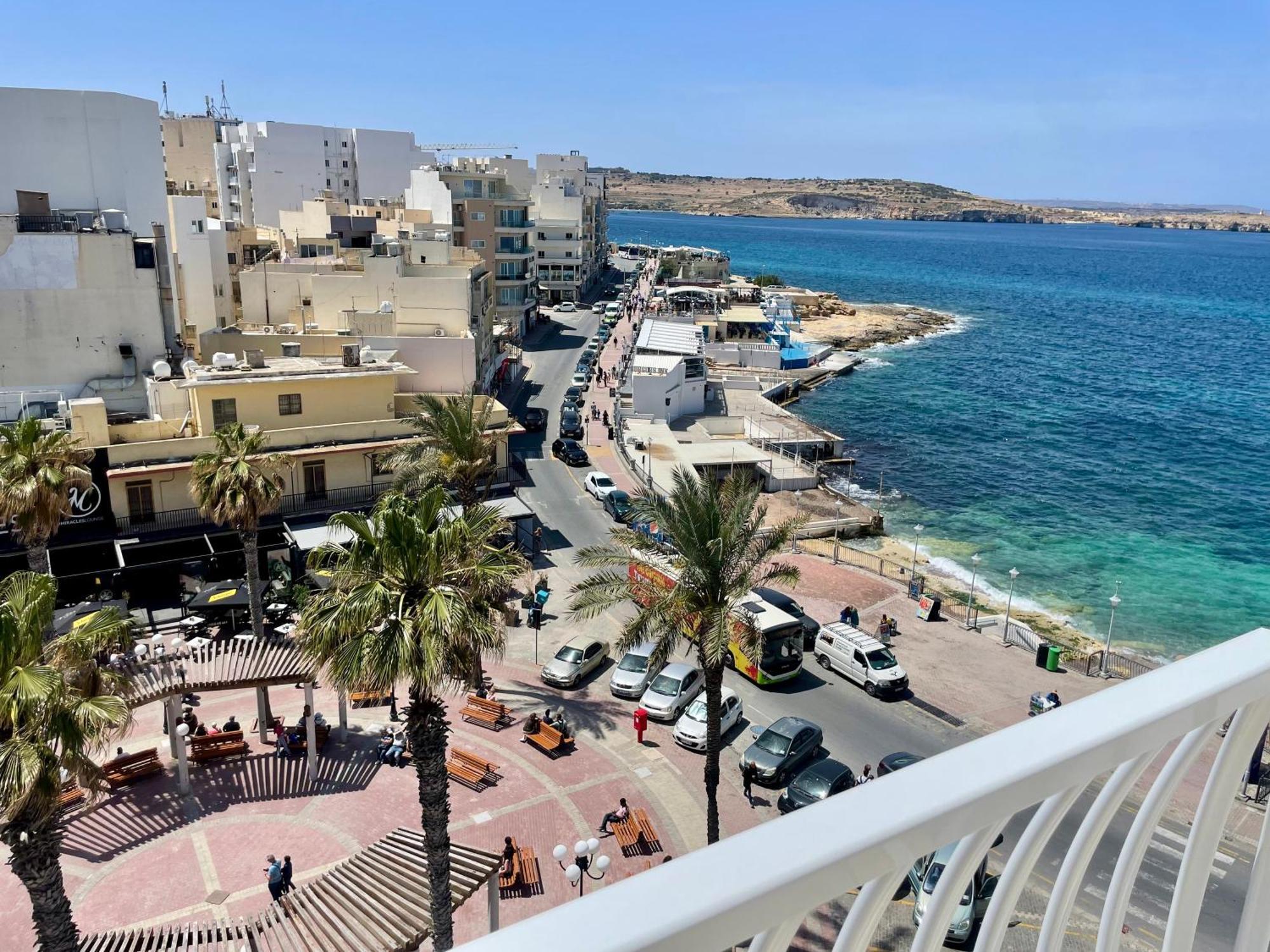 Bugibba Square Seafront Lux Apartments By Holi St. Paul's Bay Bagian luar foto